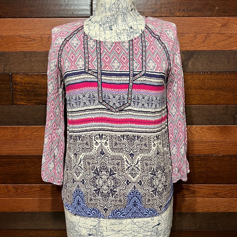 Skies are Blue Stretchy Scoop Neck 3/4 Sleeve Geometric Pattern Blouse